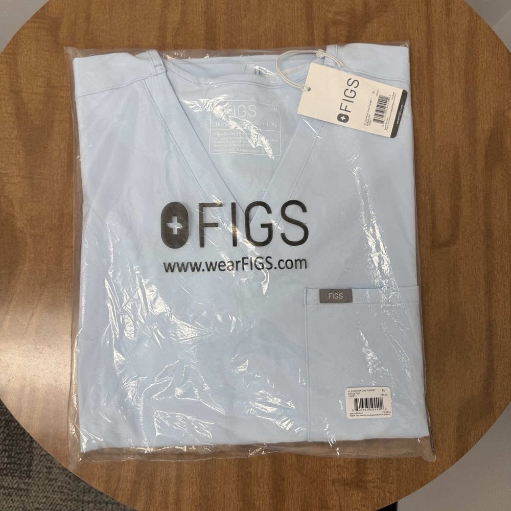Figs Catarina One Pocket Scrub Top Womens XL Baby Blue Medical dental nursing PT